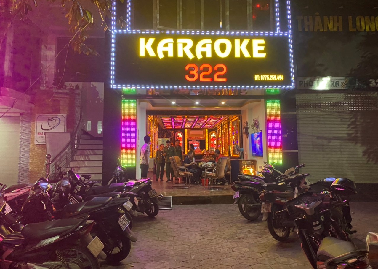 Phát hiện cơ sở Karaoke Thu Hương, số 322 Đà Nẵng (Hải An) hoạt động quá số phòng quy định